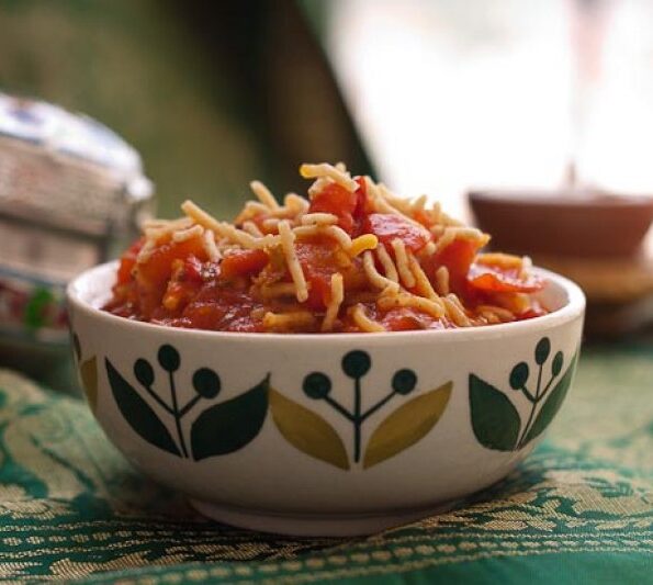 https://www.pontalo.net - गुजराती स्टाइल सेव टमाटर की सब्ज़ी रेसिपी - Sev Tamatar Ki Sabzi (Recipe In Hindi)