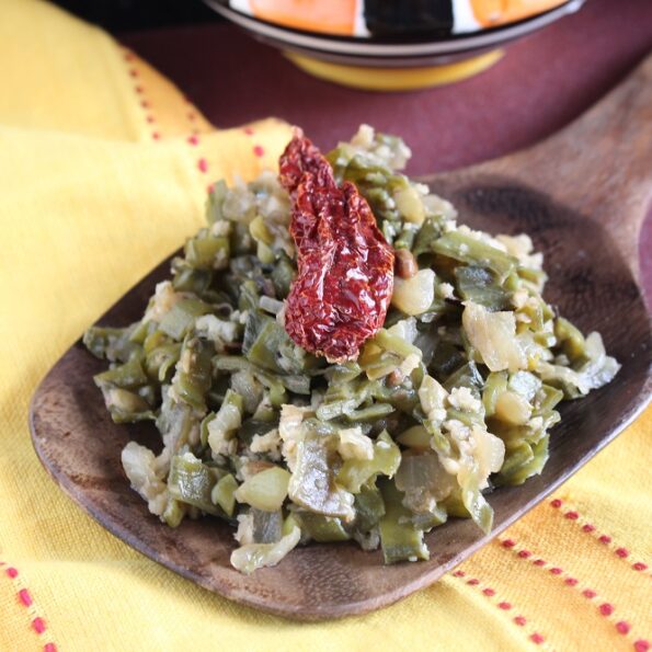 https://www.pontalo.net - Aavryachi Bhaji-Avarakkai Poriyal Recipe-Broad Beans Stir Fry