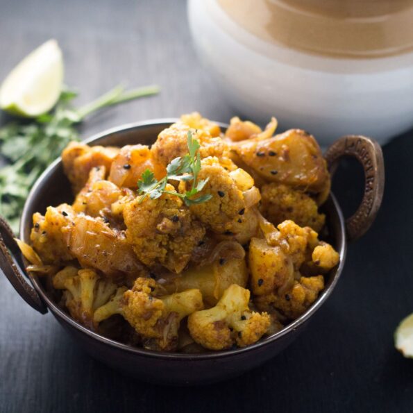 https://www.pontalo.net - अचारी आलू गोभी रेसिपी - Achaari Aloo Gobhi (Recipe In Hindi)