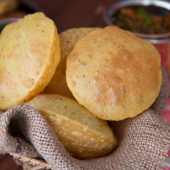 https://www.pontalo.net - अजवाइन पूरी रेसिपी - Ajwain Puri (Recipe In Hindi)