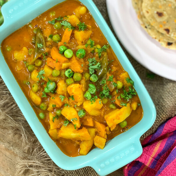 https://www.pontalo.net - आलू गाजर मटर सब्ज़ी रेसिपी - Aloo Gajar Matar Sabzi Recipe