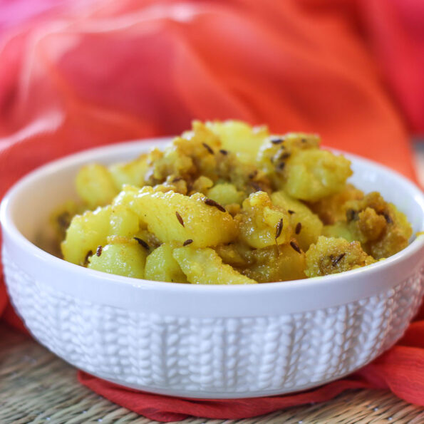 https://www.pontalo.net - जीरा आलू सब्ज़ी रेसिपी - Jeera Aloo Sabzi (Recipe In Hindi)