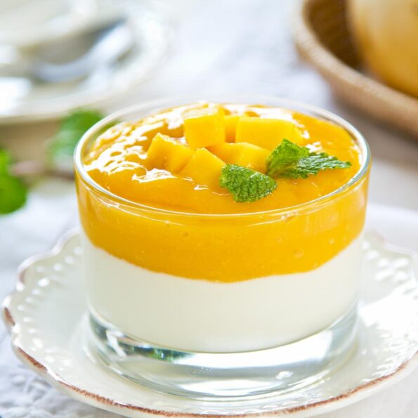 https://www.pontalo.net - Amrakhand Recipe - Mango Shrikhand Recipe