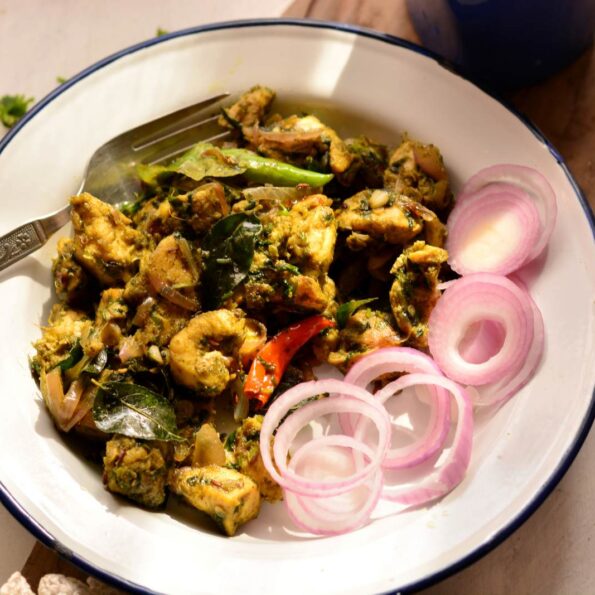 https://www.pontalo.net - Andhra Style Green Chilli Chicken Recipe