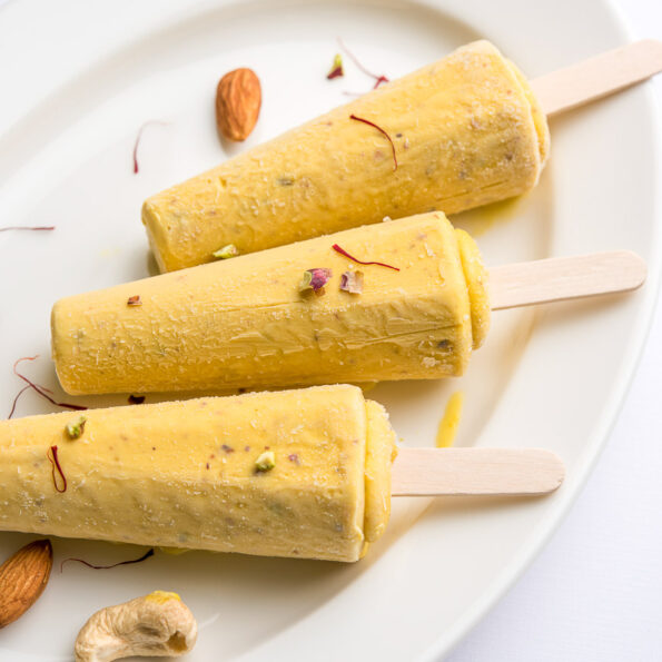 https://www.pontalo.net - Badam Elaichi Kulfi Recipe