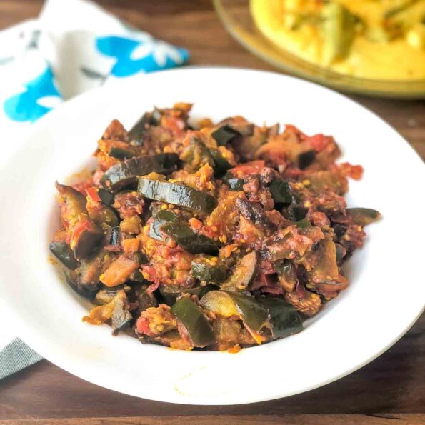 https://www.pontalo.net - Baingan Tamatar Sabzi - Brinjal/ Eggplant Masala Recipe