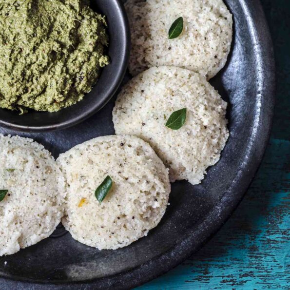 https://www.pontalo.net - Barley Rava Idli Recipe