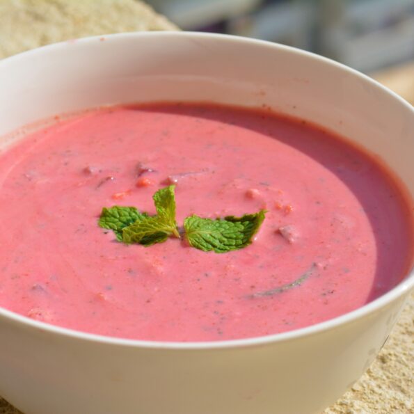 https://www.pontalo.net - चकुंदर और गाजर का रायता रेसिपी - Beetroot Carrot Raita (Recipe In Hindi)