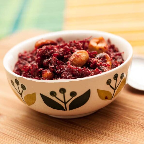 https://www.pontalo.net - Beetroot Halwa Recipe