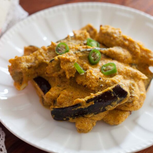 https://www.pontalo.net - Begun Basanti Recipe - Eggplant In Mustard Yogurt Curry