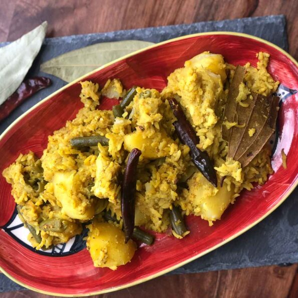 https://www.pontalo.net - Bengali Bhog Khichuri Recipe - Bengali Khichdi Using Electric Pressure Cooker