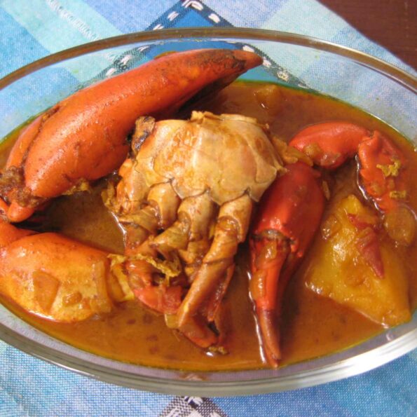 https://www.pontalo.net - Kakrar Jhal Recipe - Bengali Style Crab Curry