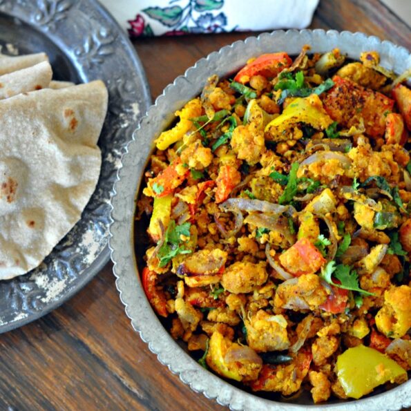 https://www.pontalo.net - Besan Capsicum Ki Sabzi Recipe