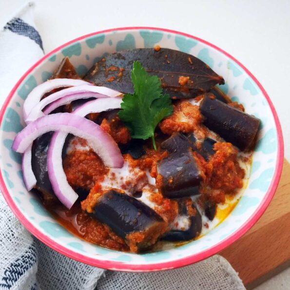 https://www.pontalo.net - Vegan Baingan Makhani Recipe (Eggplant In Rich Coconut Gravy)