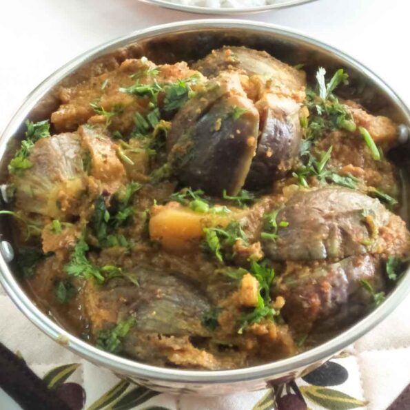 https://www.pontalo.net - Karwar NKGSB Style Bharli Vangi Recipe - Brinjal Curry