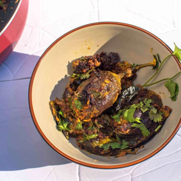 https://www.pontalo.net - Bharli Vangi Recipe - Maharashtrian Style Stuffed Brinjals