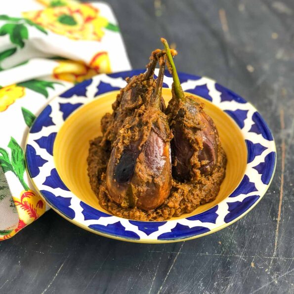 https://www.pontalo.net - Bharma Baingan Ki Sabzi Recipe - Spicy Stuffed Brinjals