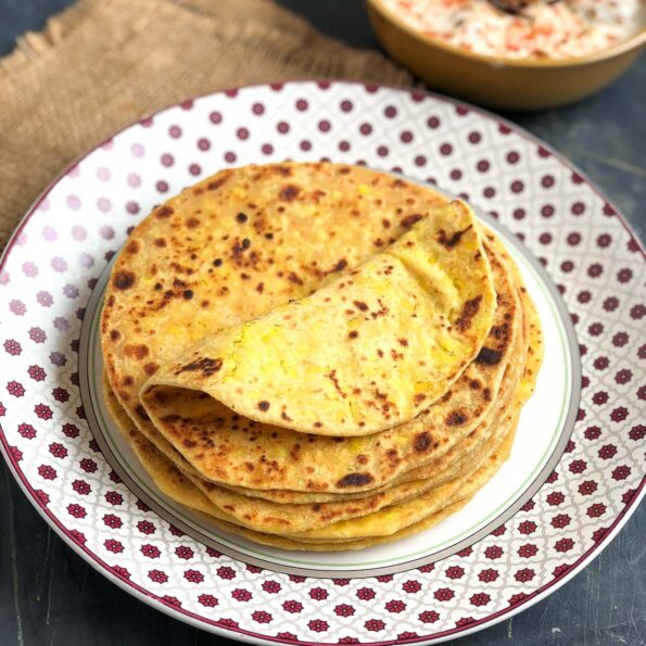 https://www.pontalo.net - Bhugi Dal Paratha Recipe - Moong Dal Paratha