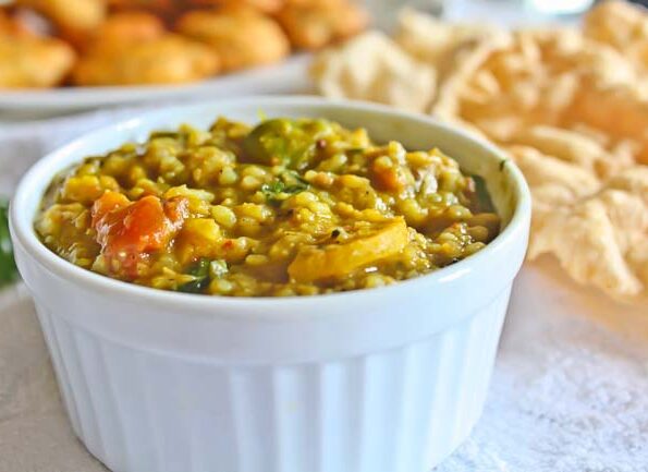 https://www.pontalo.net - Avalakki Bisi Bele Bhat Recipe