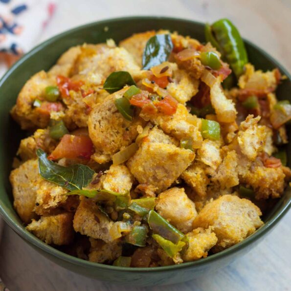 https://www.pontalo.net - Spicy And Tangy Bread Upma Recipe