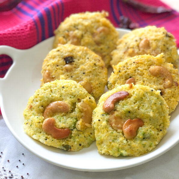 https://www.pontalo.net - Broccoli Rava Idli Recipe