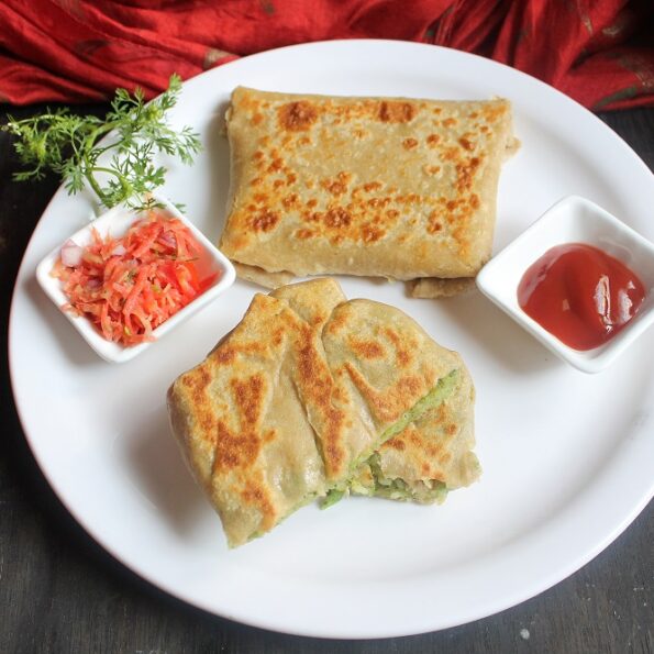 https://www.pontalo.net - Broccoli And Aloo Lifafa Paratha Recipe