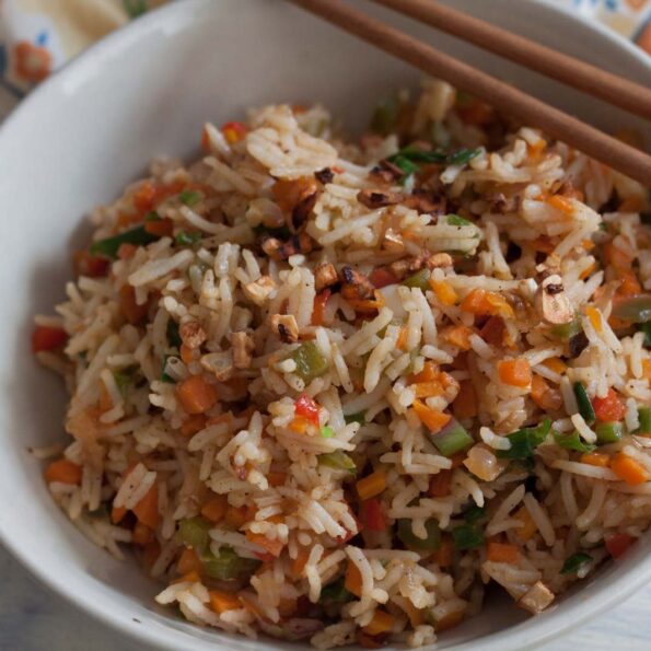 https://www.pontalo.net - Burnt Garlic Veg Fried Rice Recipe