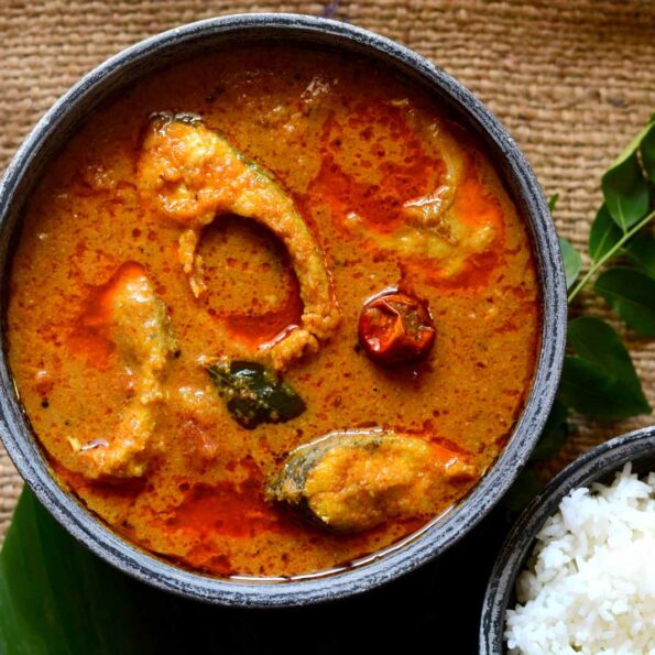 https://www.pontalo.net - Chettinad Sura Meen Kuzhambu Recipe (Shark Fish Curry)