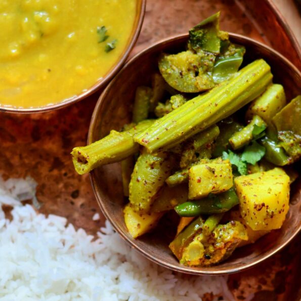 https://www.pontalo.net - छोर छोरी रेसिपी - Bengali Style Mixed Vegetable (Recipe In Hindi)