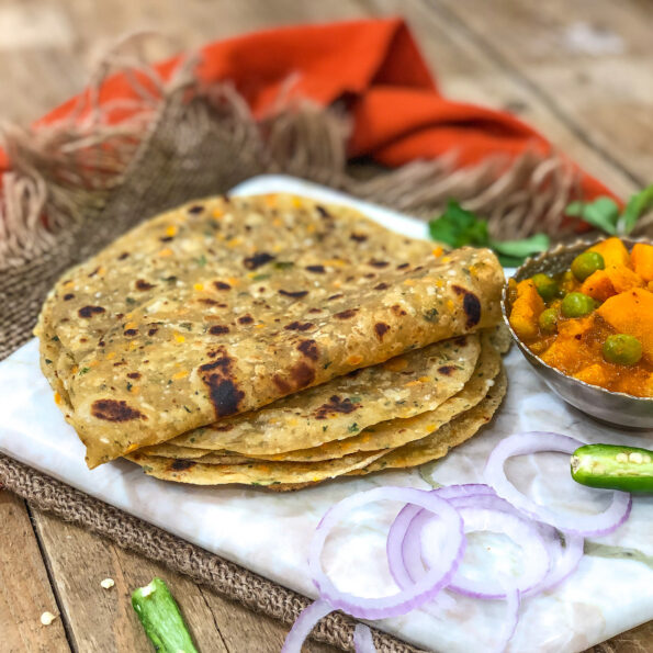 https://www.pontalo.net - Cabbage Carrot Onion Pudina Thepla Recipe