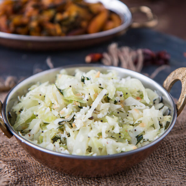 https://www.pontalo.net - Muttaikose Poriyal Recipe - Cabbage Stir fry With Coconut