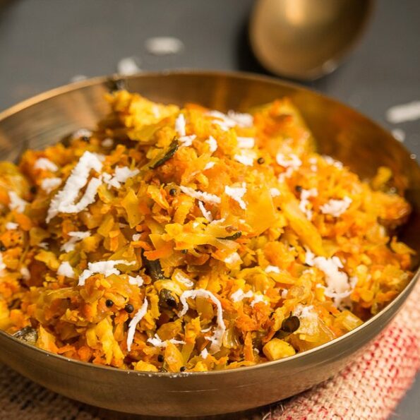 https://www.pontalo.net - पत्ता गोभी और गाजर का थोरन रेसिपी - Cabbage And Carrot Thoran (Recipe In Hindi)