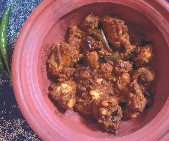 https://www.pontalo.net - Calicut Payyoli Chicken Fry Recipe