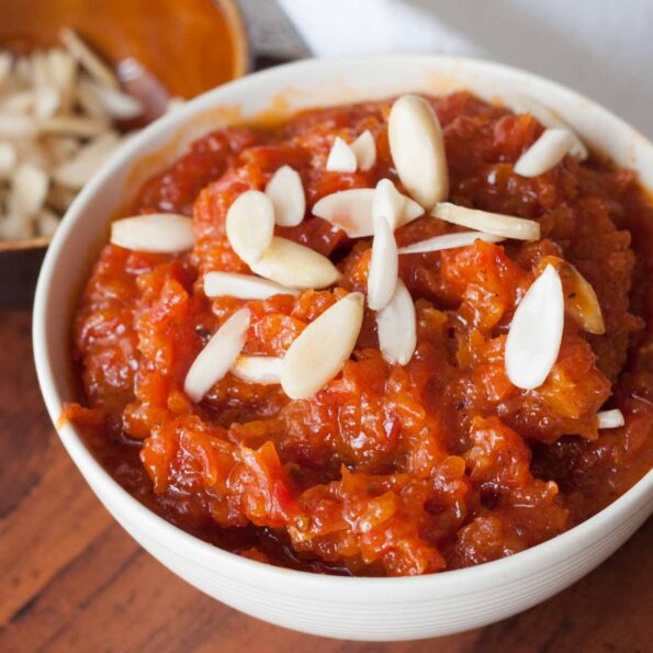 https://www.pontalo.net - Gajar Ka Halwa Recipe - Indian Carrot Pudding