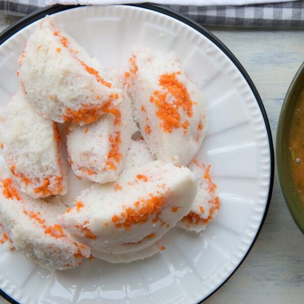 https://www.pontalo.net - Carrot & Cheese Filled Idli Recipe