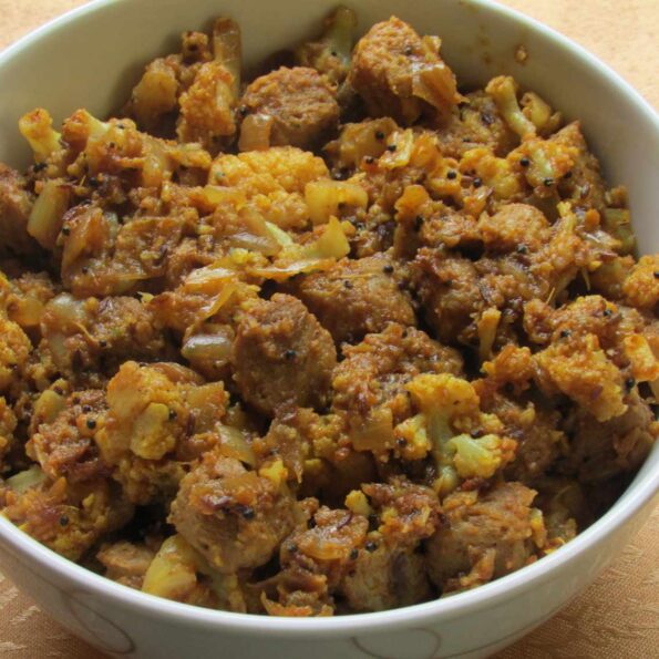 https://www.pontalo.net - Cauliflower And Soya Chunks Sabzi Recipe