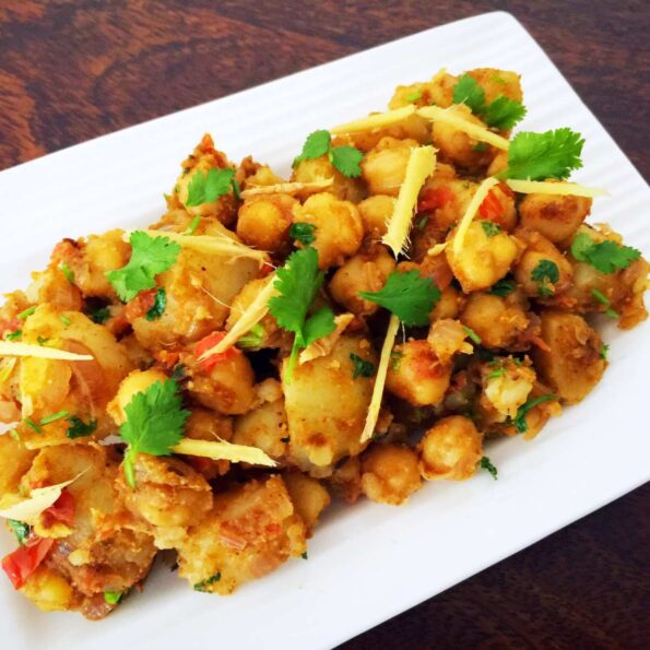 https://www.pontalo.net - चना और आलू की सुखी सब्ज़ी रेसिपी - Chana Aur Aloo Ki Sookhi Sabzi (Recipe In Hindi)