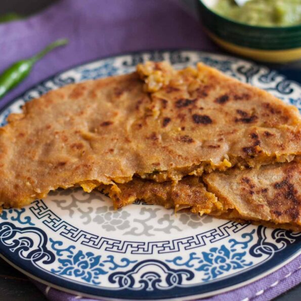 https://www.pontalo.net - चीज़ी आलू पराठा - Cheesy Aloo Paratha (Recipe In Hindi)