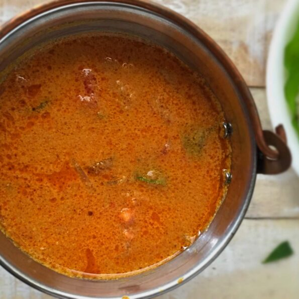 https://www.pontalo.net - चेट्टिनाड वेंगया कोसु रेसिपी - Chettinad Vengaya Kosu Recipe