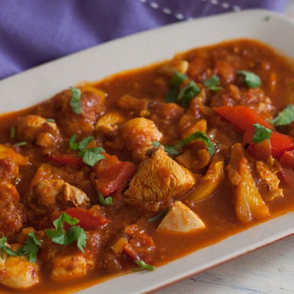 https://www.pontalo.net - Chicken Jalfrezi Recipe - Chicken And Bell Peppers In Tomato Gravy