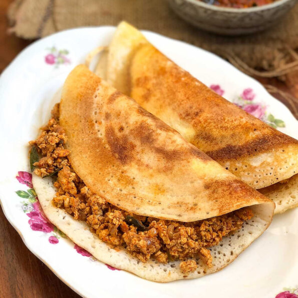 https://www.pontalo.net - Chicken Keema Dosa Recipe - Madurai Kari Dosa Recipe