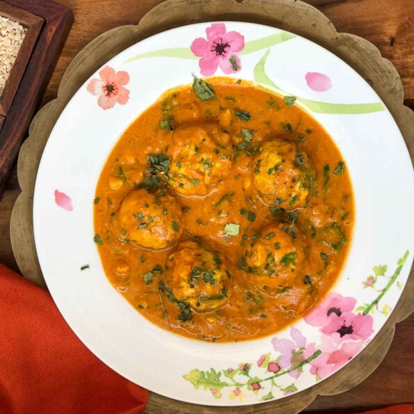 https://www.pontalo.net - Chicken Kofta Curry Recipe