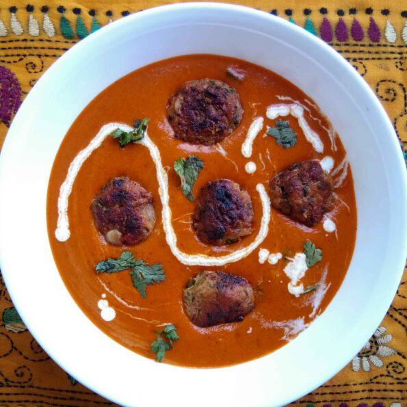 https://www.pontalo.net - Chicken Meatballs In A Makhni Gravy Recipe