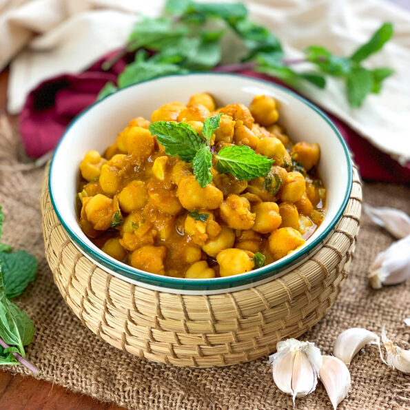 https://www.pontalo.net - Chickpea Coconut Milk Curry Recipe