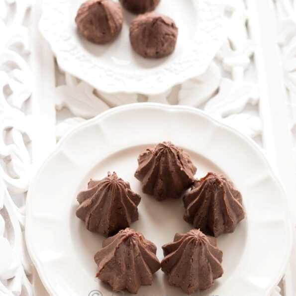 https://www.pontalo.net - Chocolate Modak Recipe