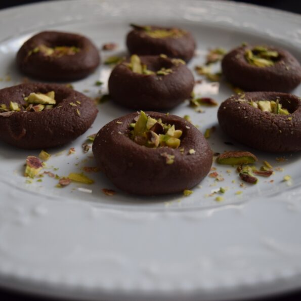 https://www.pontalo.net - Chocolate Peda Recipe