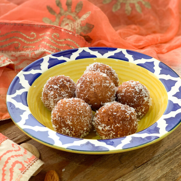 https://www.pontalo.net - Chocolate Rava Ladoo Recipe