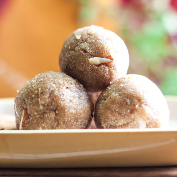 https://www.pontalo.net - Churma Ladoo Recipe - Atta/Whole Wheat Ladoo