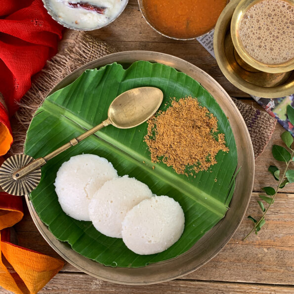 https://www.pontalo.net - Homemade Soft Idli Recipe - Steamed Rice and Lentil Cake