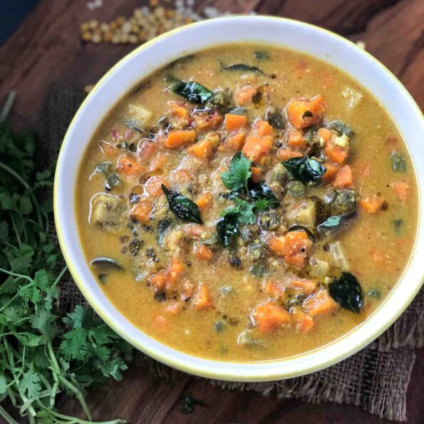 https://www.pontalo.net - Kodava Kootu Curry Recipe - Coorg Style Mixed Vegetable Stew